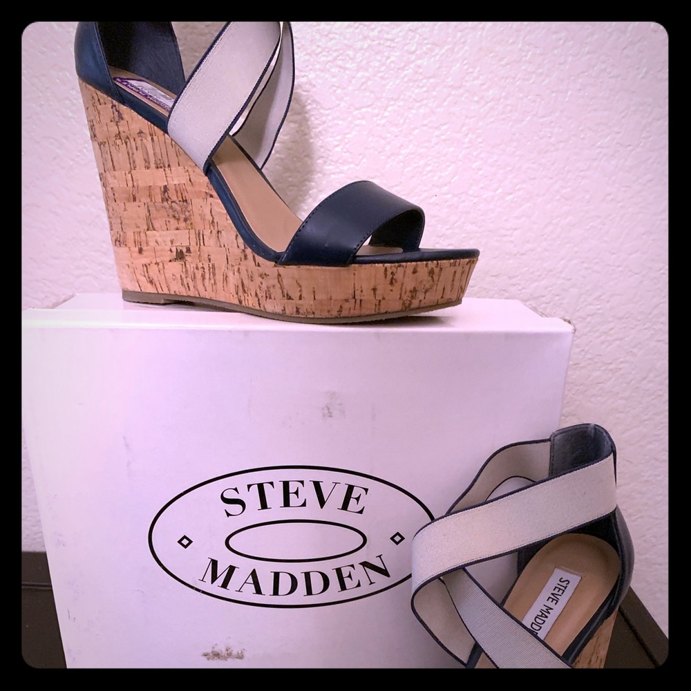Steve Maddens Navy Blue Wedges